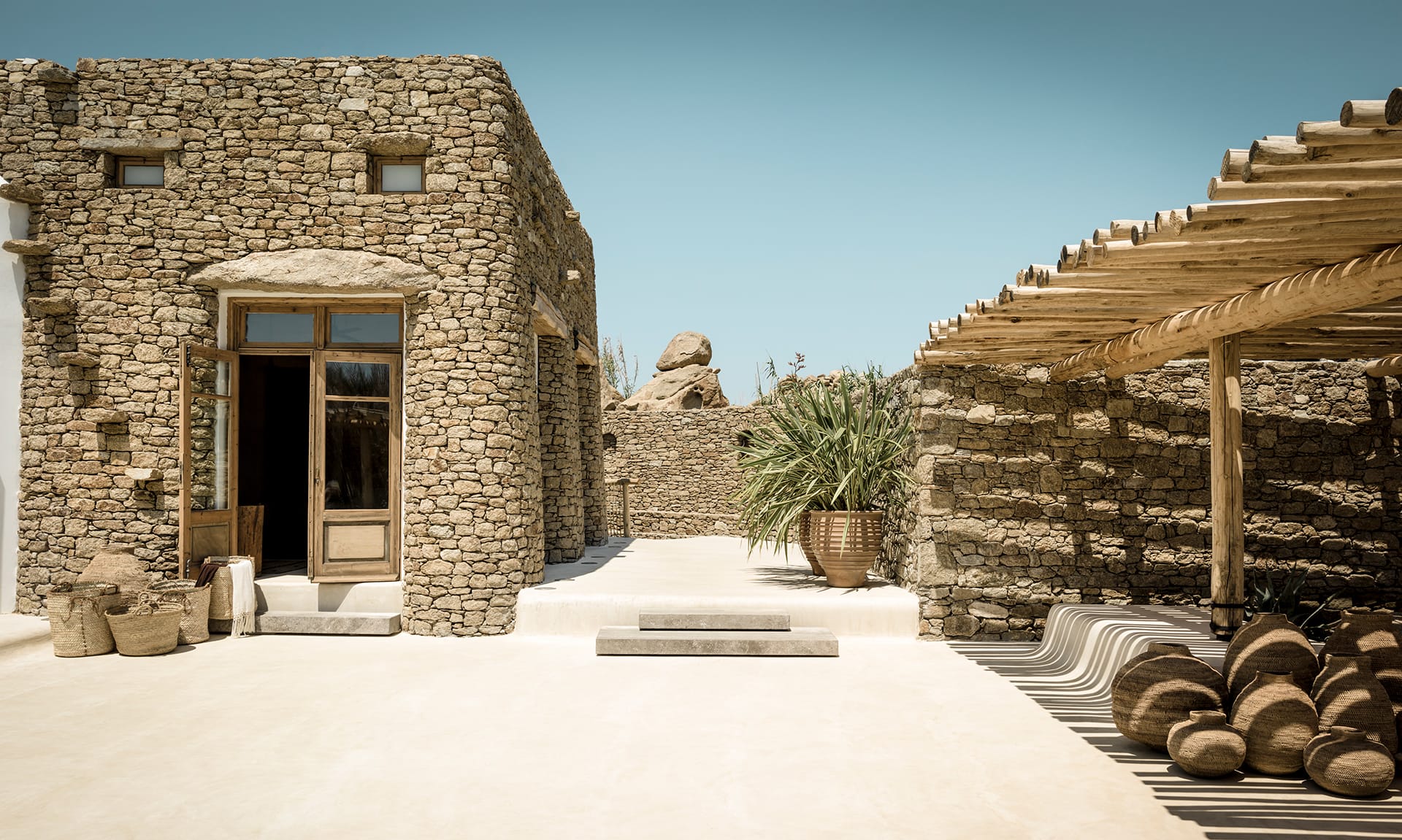 K-Studio_Scorpios_01